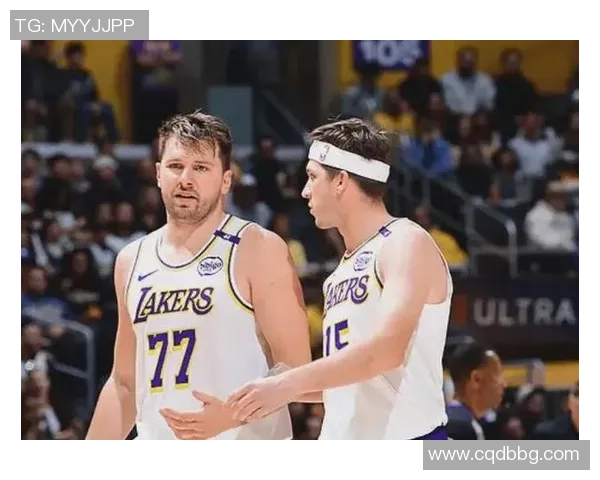 汤爹称东契奇与里夫斯为当下最佳后场组合 谁能匹敌他们的表现 汤爹称东契奇与里夫斯为当下最佳后场组合 谁能匹敌他们的表现